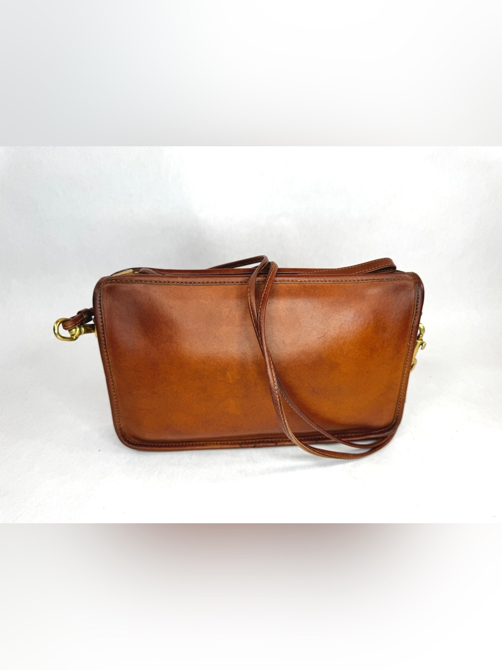 Vintage Coach Basic Bag 9455 British Tan Leather Shoulder Bag Made in USA
